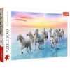 Puzzle 500 elementów. Białe konie w galopie - zdjęcie
