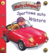 Sportowe auto Wiktora. Mały chłopiec - zdjęcie