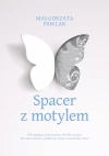 Spacer z motylem - zdjęcie