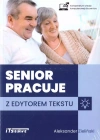 Senior pracuje z edytorem tekstu - zdjęcie