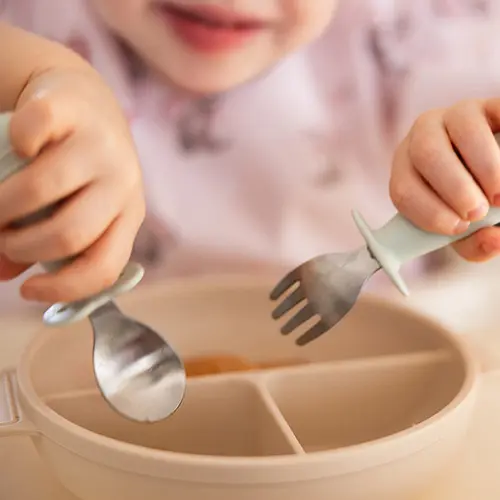 Sztućce dla dzieci ze stali nierdzewnej, beżowe - Mama i dziecko