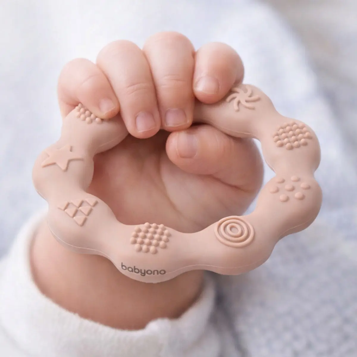 Gryzak dla niemowląt Babyono Ring silikonowy beżowy 825/04 - Mama i dziecko