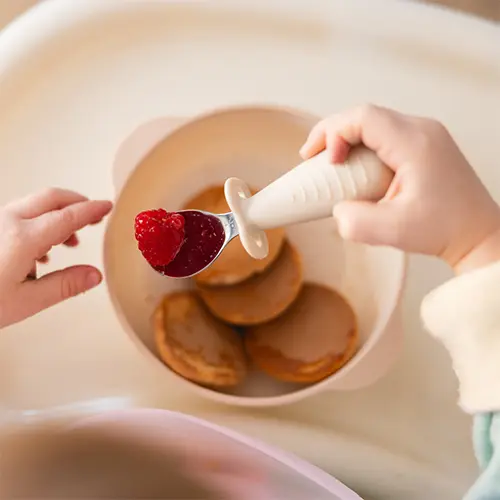 Sztućce dla dzieci ze stali nierdzewnej, beżowe - Mama i dziecko